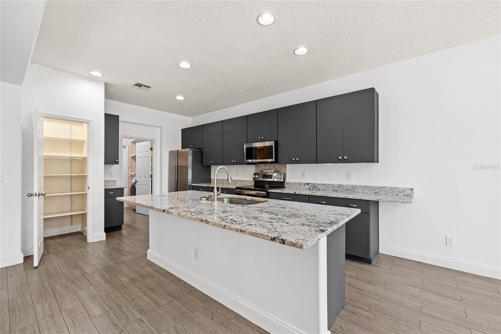 SUNRISE LAKES PH III SUB - Residential