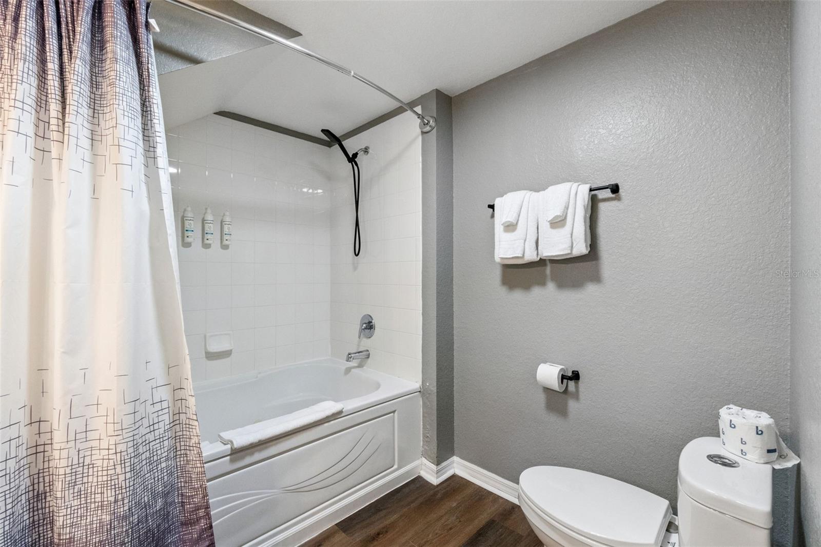 VENETIAN BAY VILLAGE CONDO PH 2 - Residential