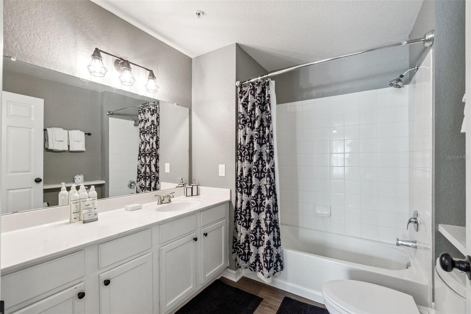 VENETIAN BAY VILLAGE CONDO PH 2 - Residential