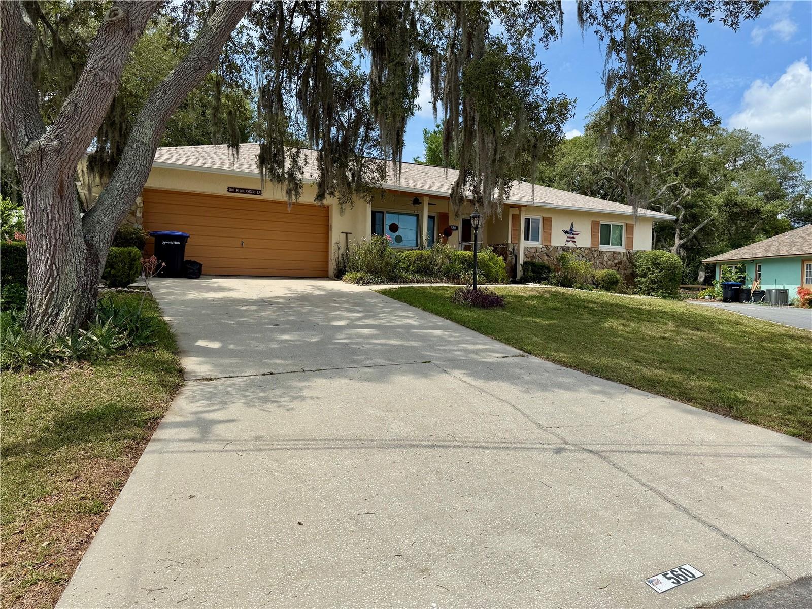 560 W MILKWEED LOOP