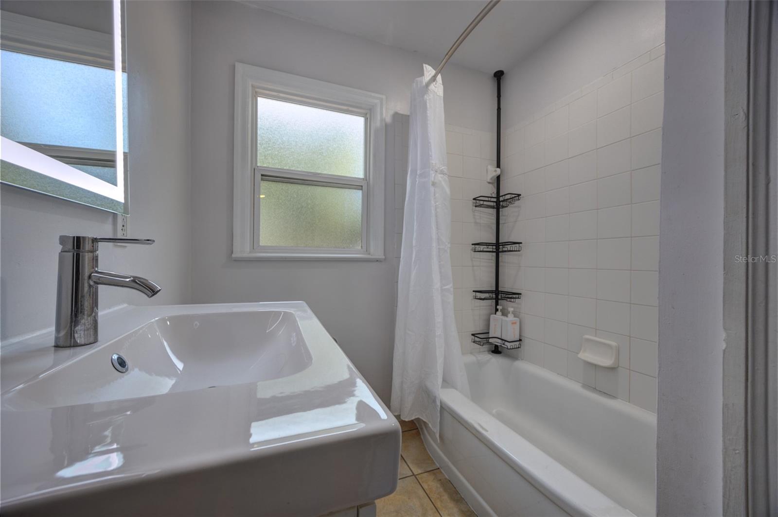 PINE HILLS BLKS 81-82 100 & 101 DELAND - Residential