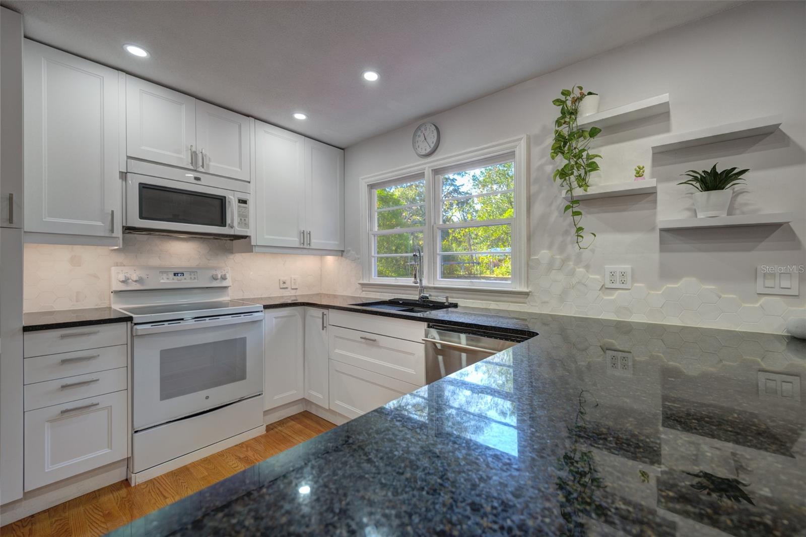 PINE HILLS BLKS 81-82 100 & 101 DELAND - Residential