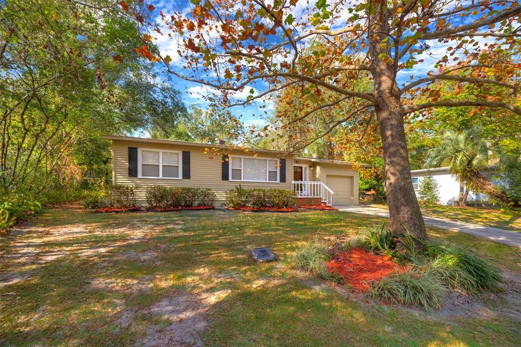 Photo of 604 N Boston Avenue, Deland, FL 32724 (MLS # V4946212)