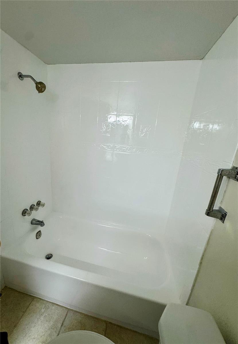 TAMPA VILLAS SOUTH UNIT 2 - Residential Lease