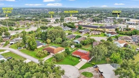 A home in LAKELAND