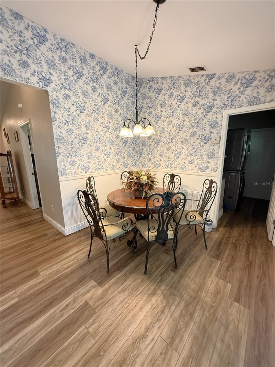 10 EMERALD TRAIL