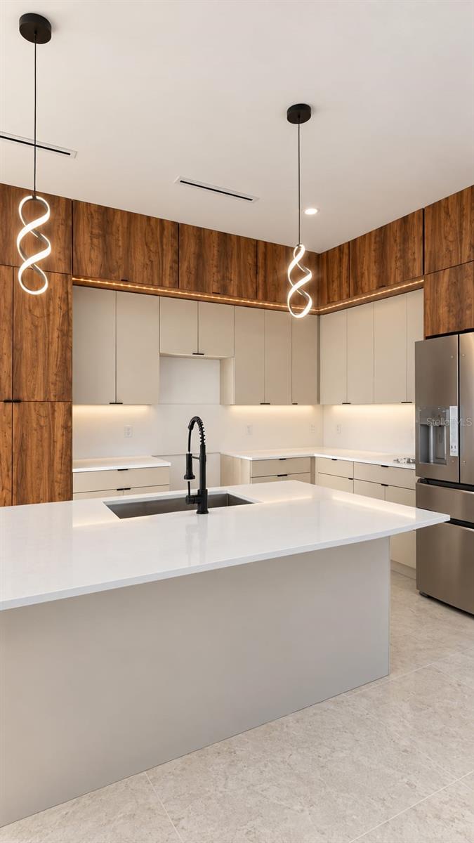 1528 NW 37TH AVENUE