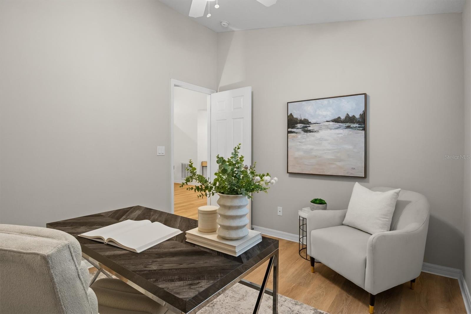 TRADITIONS PH 01 - Residential