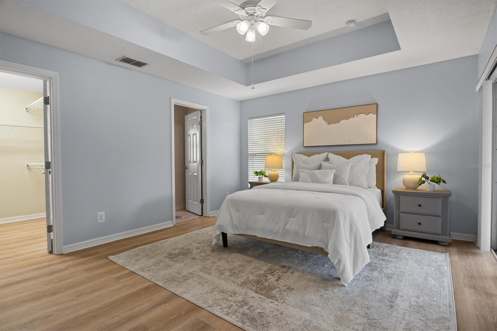 TRADITIONS PH 01 - Residential