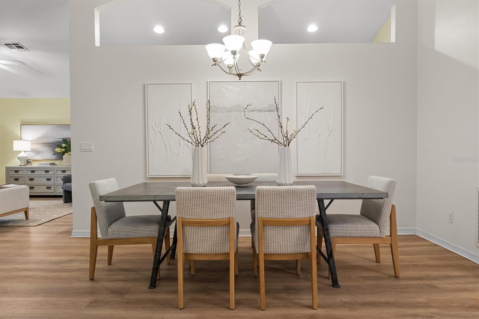 TRADITIONS PH 01 - Residential