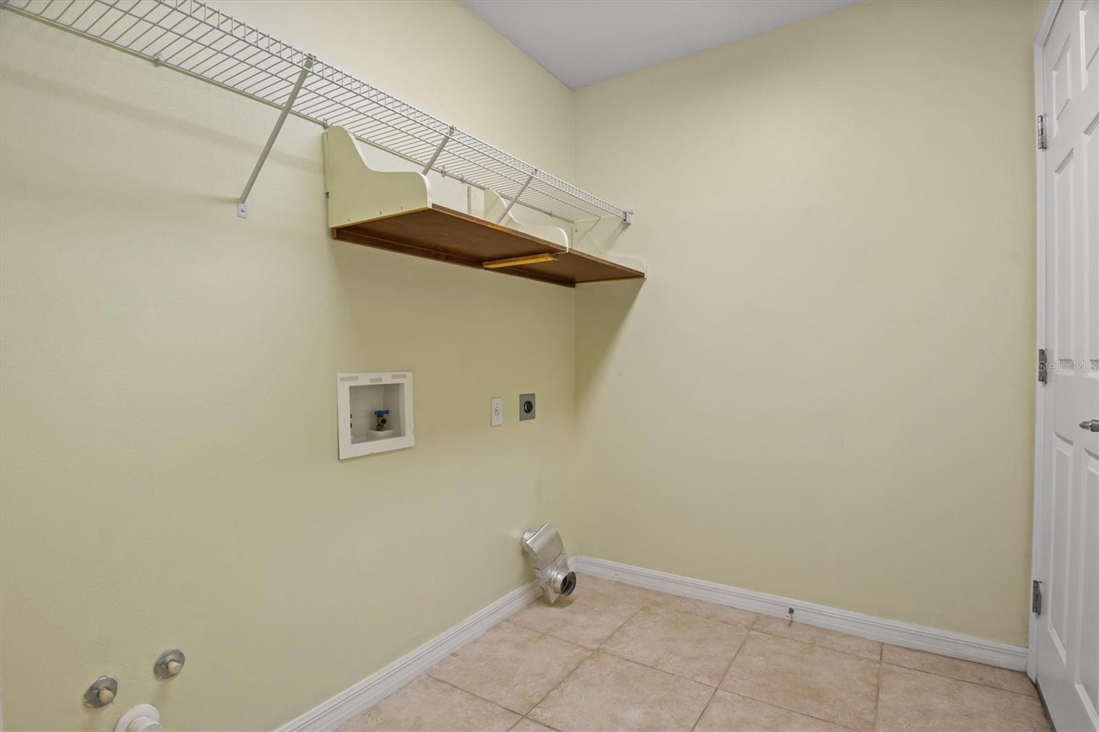 TRADITIONS PH 01 - Residential