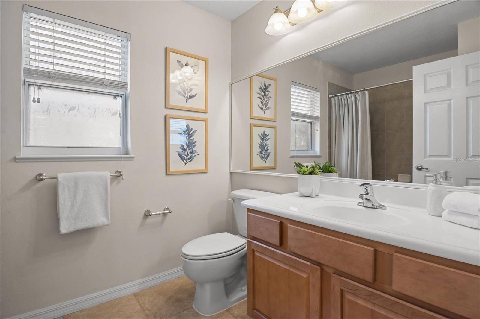 TRADITIONS PH 01 - Residential