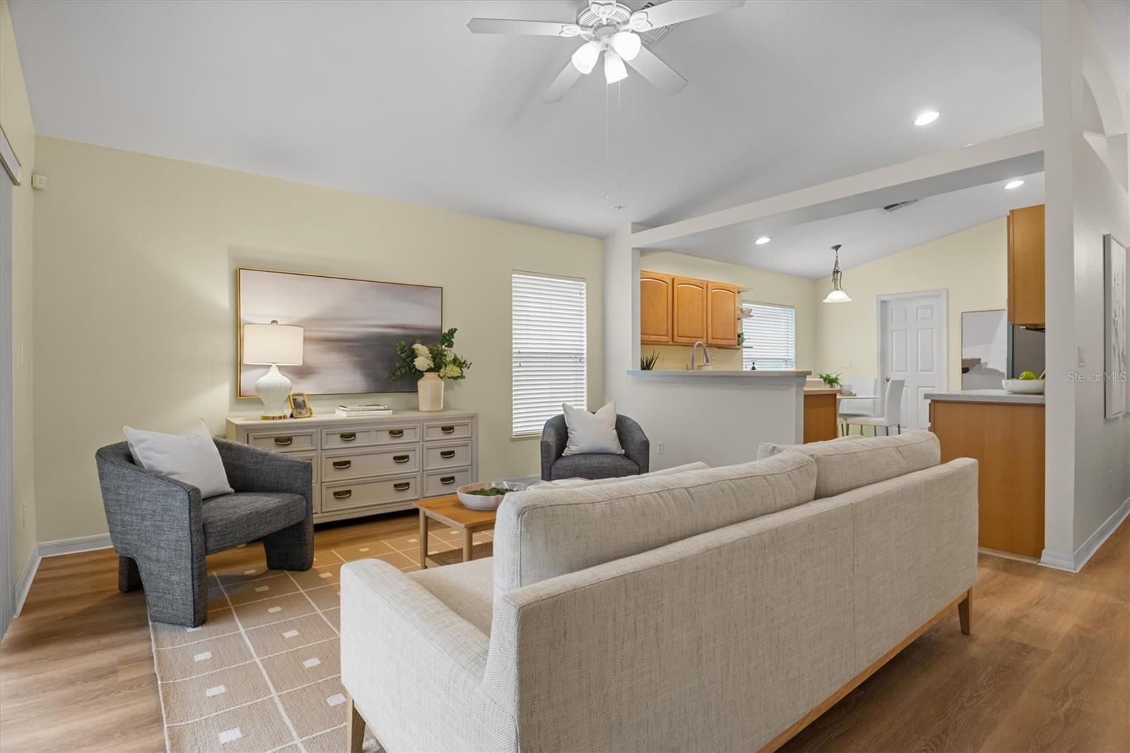 TRADITIONS PH 01 - Residential