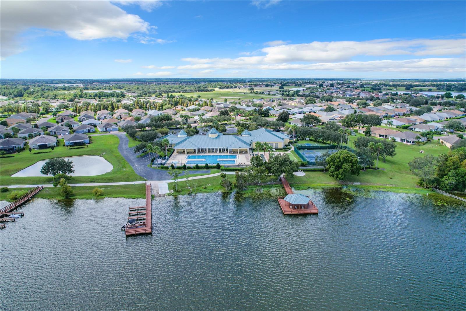 TRADITIONS PH 01 - Residential