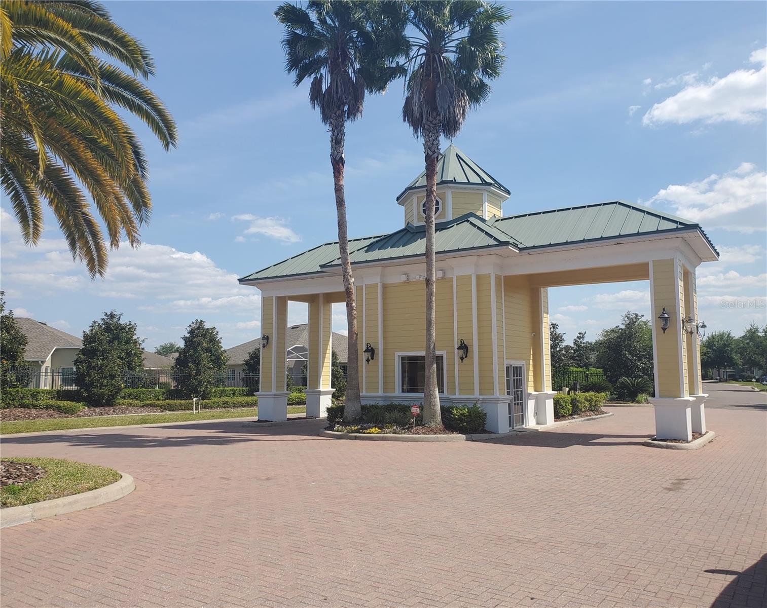 TRADITIONS PH 01 - Residential