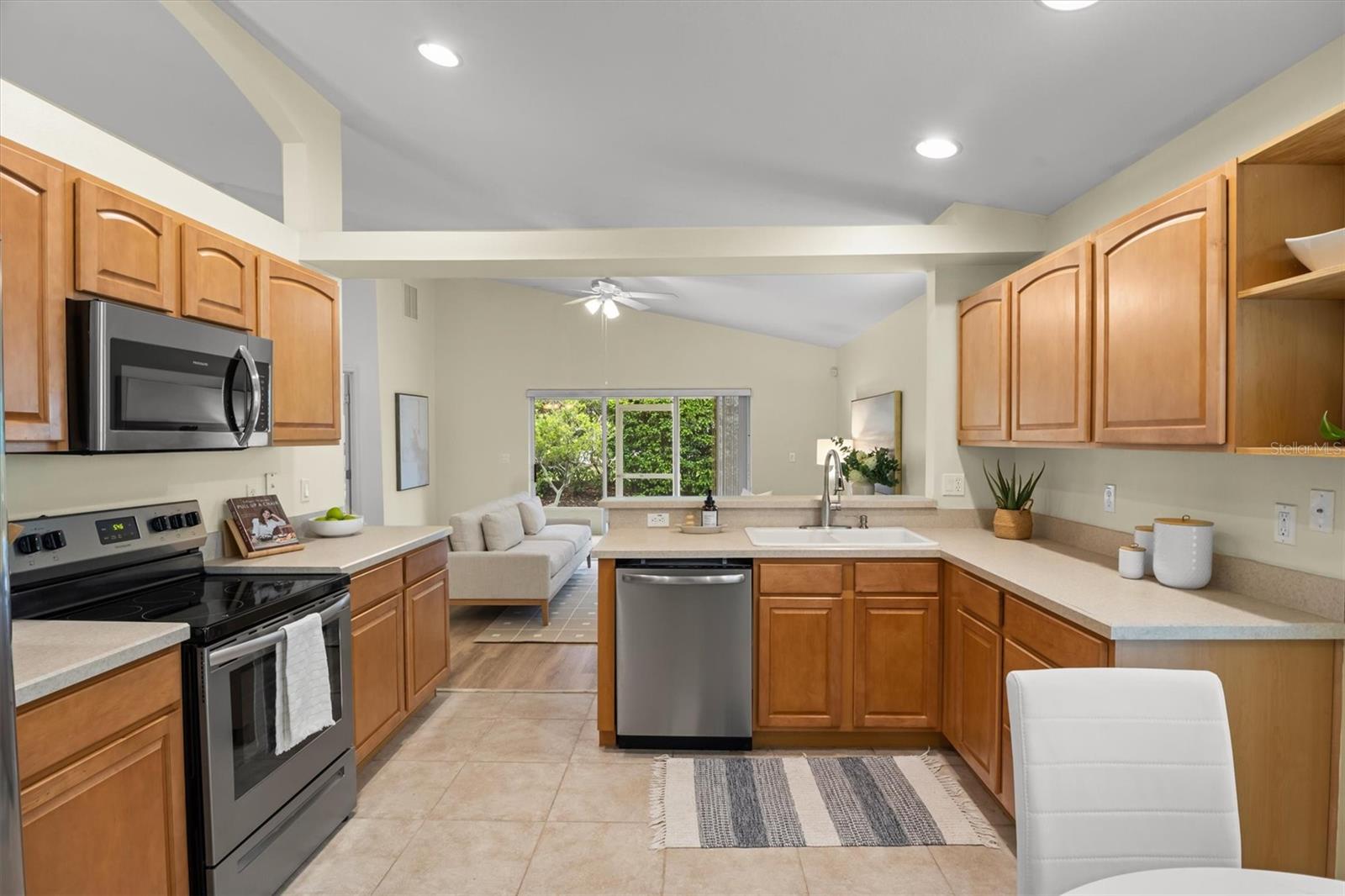 TRADITIONS PH 01 - Residential