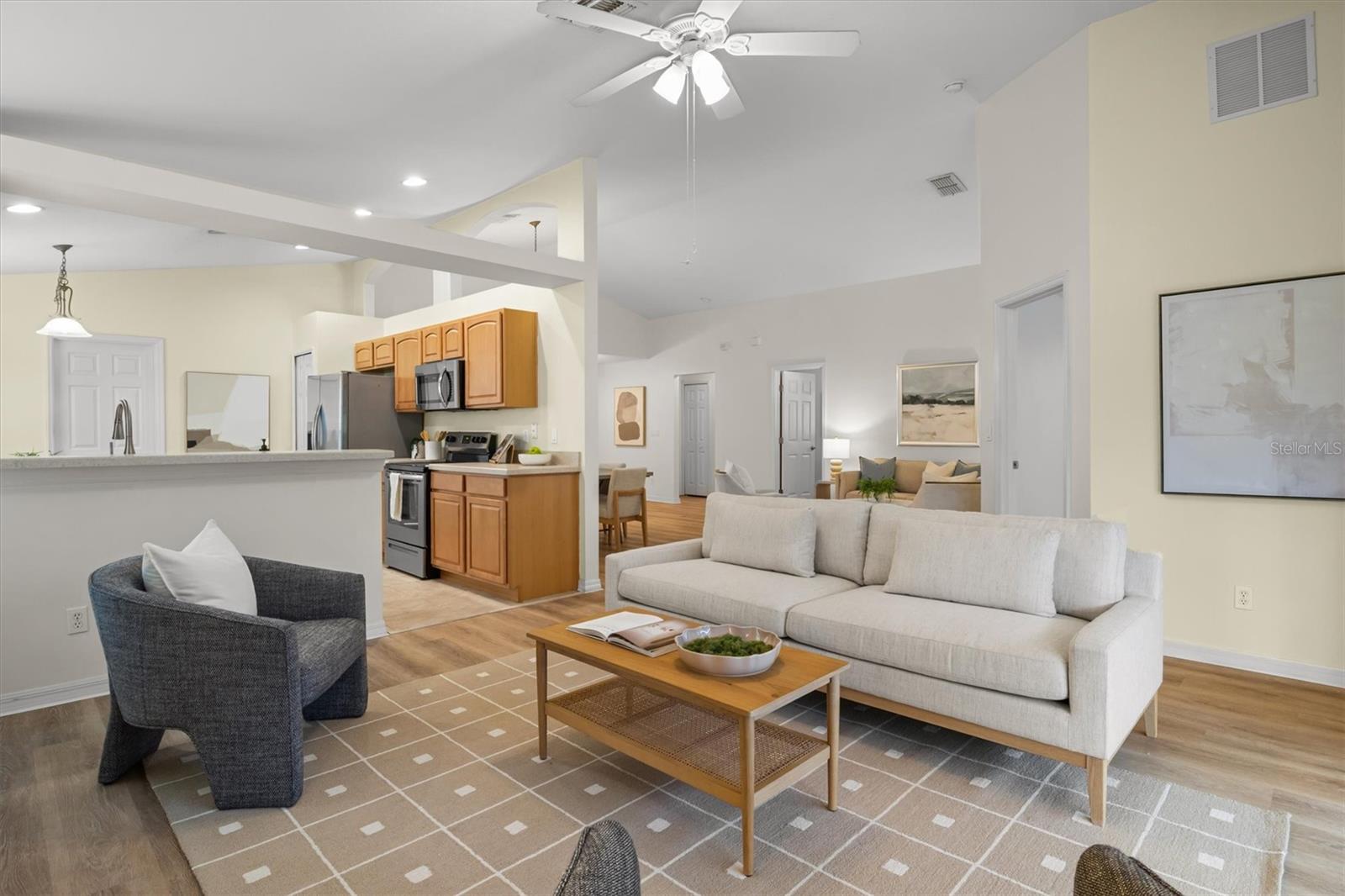 TRADITIONS PH 01 - Residential