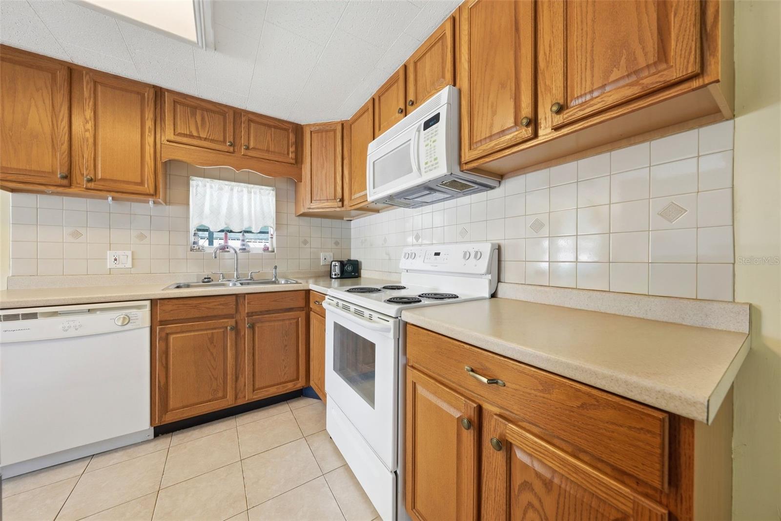 WESTERN SHORES FIRST ADD - Residential