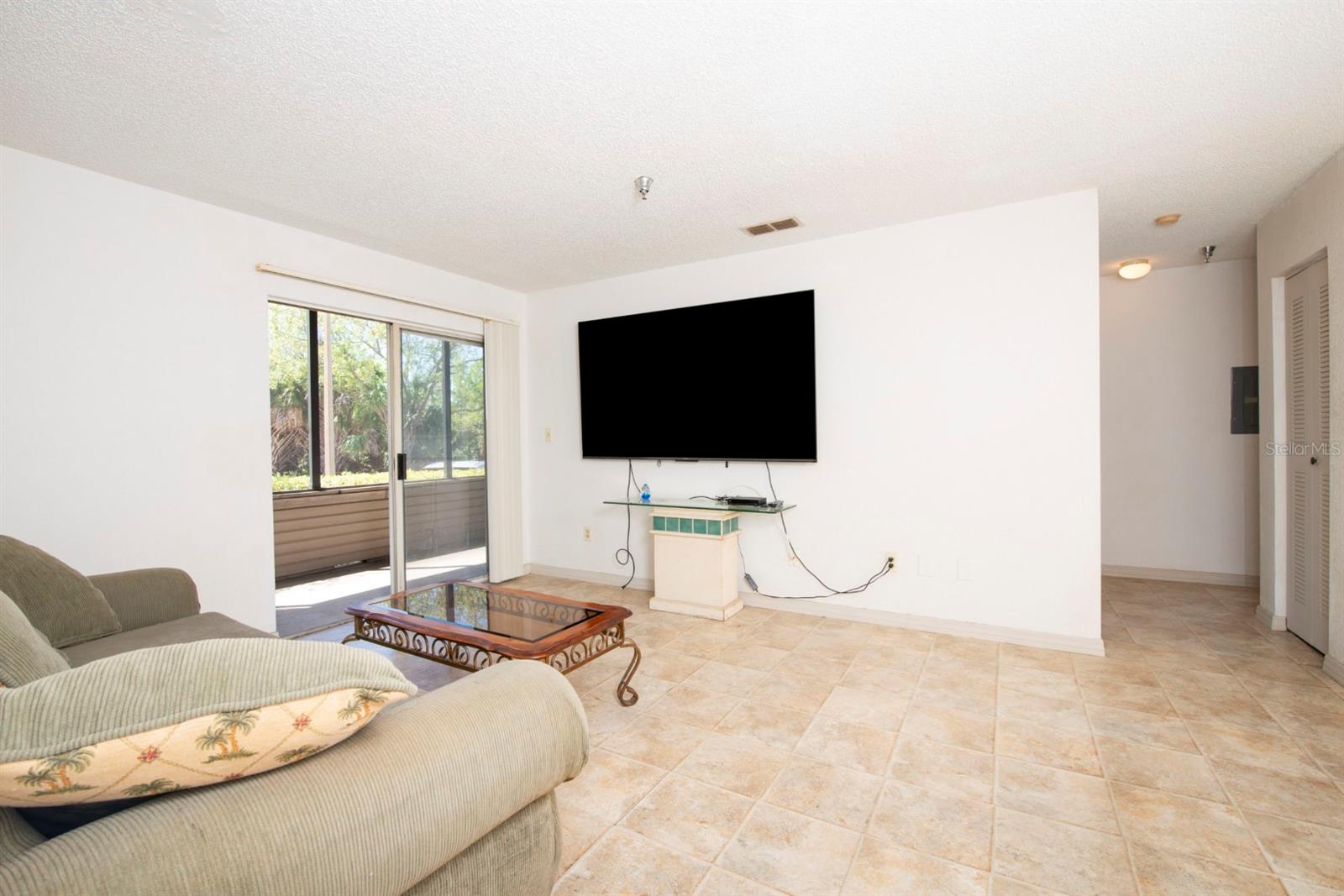 ITOPIA PRIVATE RESIDENCES CONDO - Residential