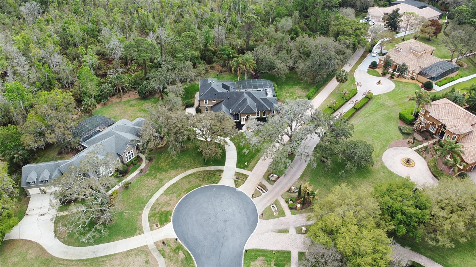 ESTATES ON LAKE MILLS - Residential