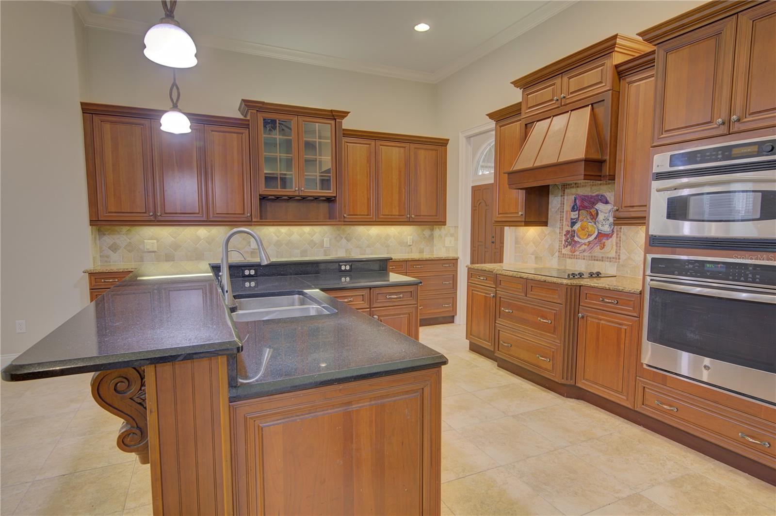 ESTATES ON LAKE MILLS - Residential