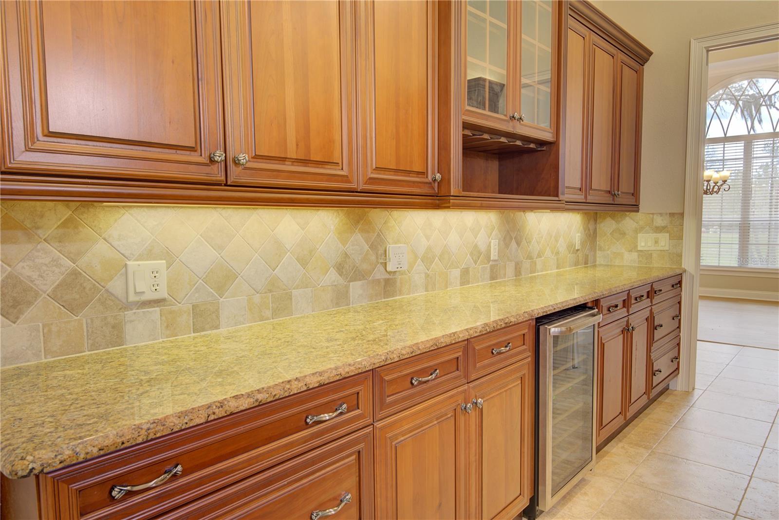 ESTATES ON LAKE MILLS - Residential