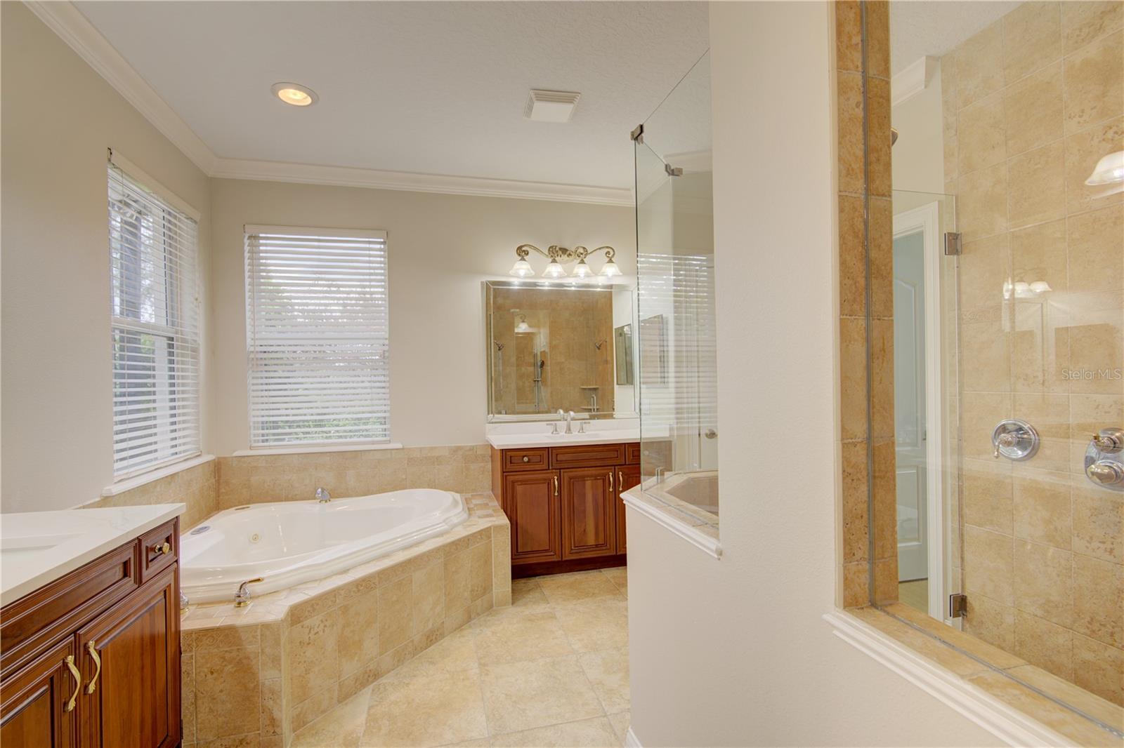 ESTATES ON LAKE MILLS - Residential