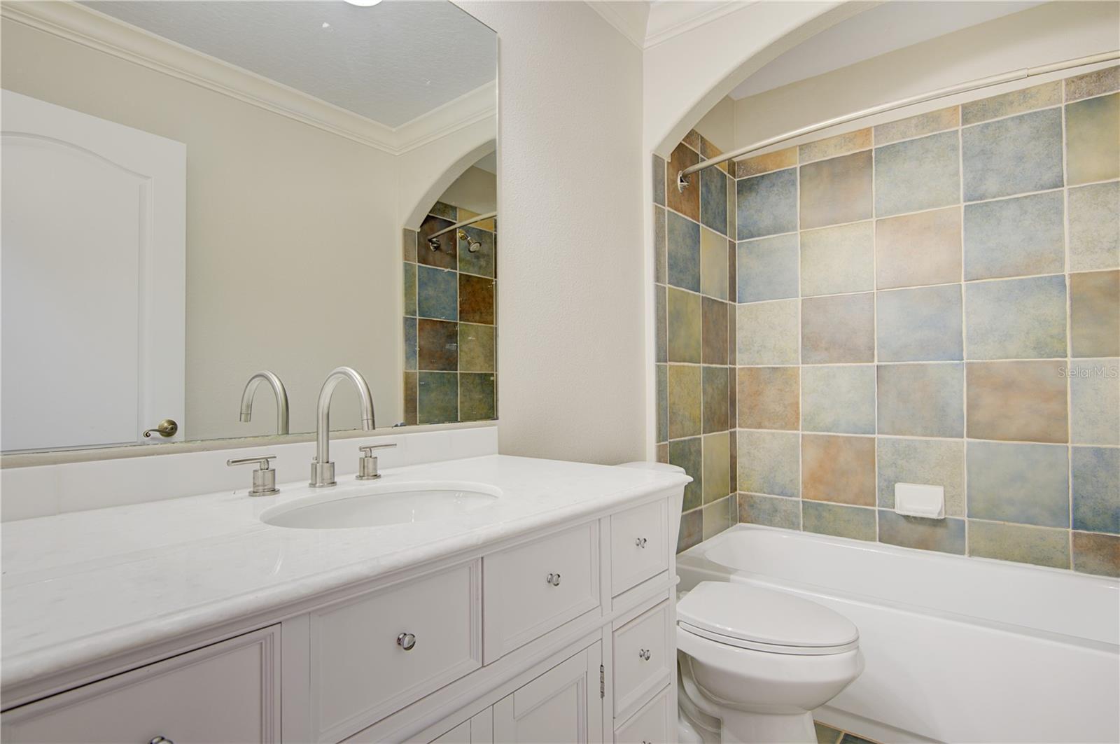 ESTATES ON LAKE MILLS - Residential