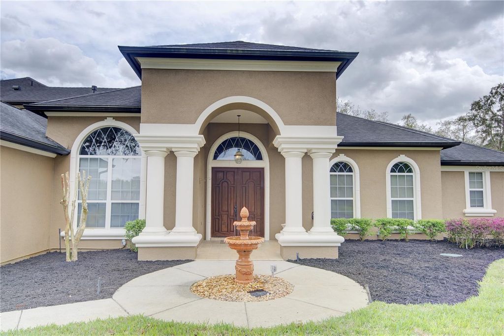 Photo of 916 Mills Estate Place, Chuluota, FL 32766 (MLS # O6390398)