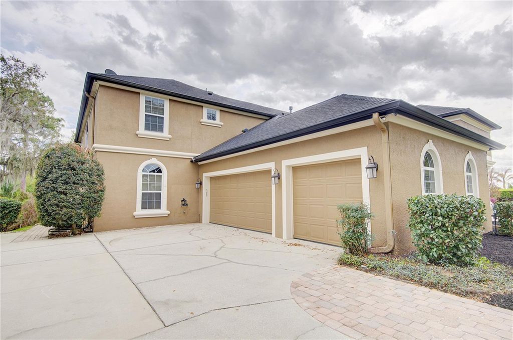 Photo of 916 Mills Estate Place, Chuluota, FL 32766 (MLS # O6390398)