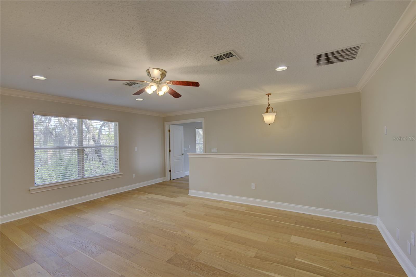 ESTATES ON LAKE MILLS - Residential