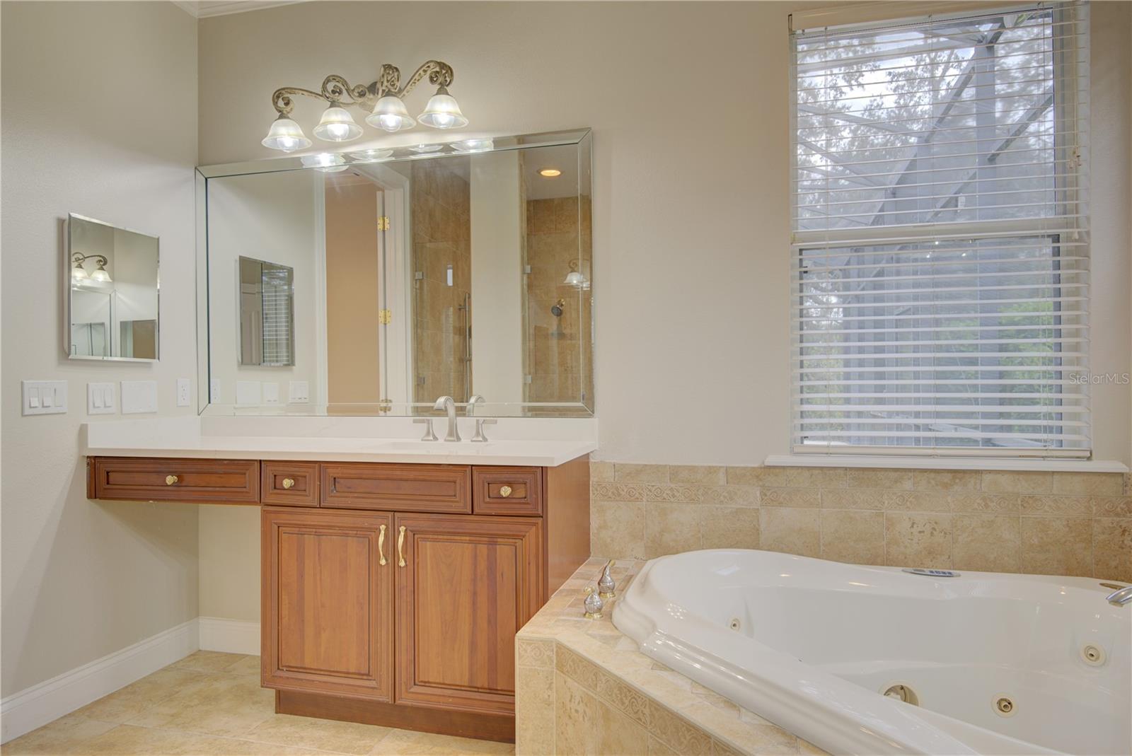 ESTATES ON LAKE MILLS - Residential