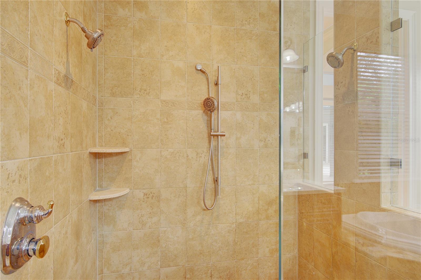 ESTATES ON LAKE MILLS - Residential