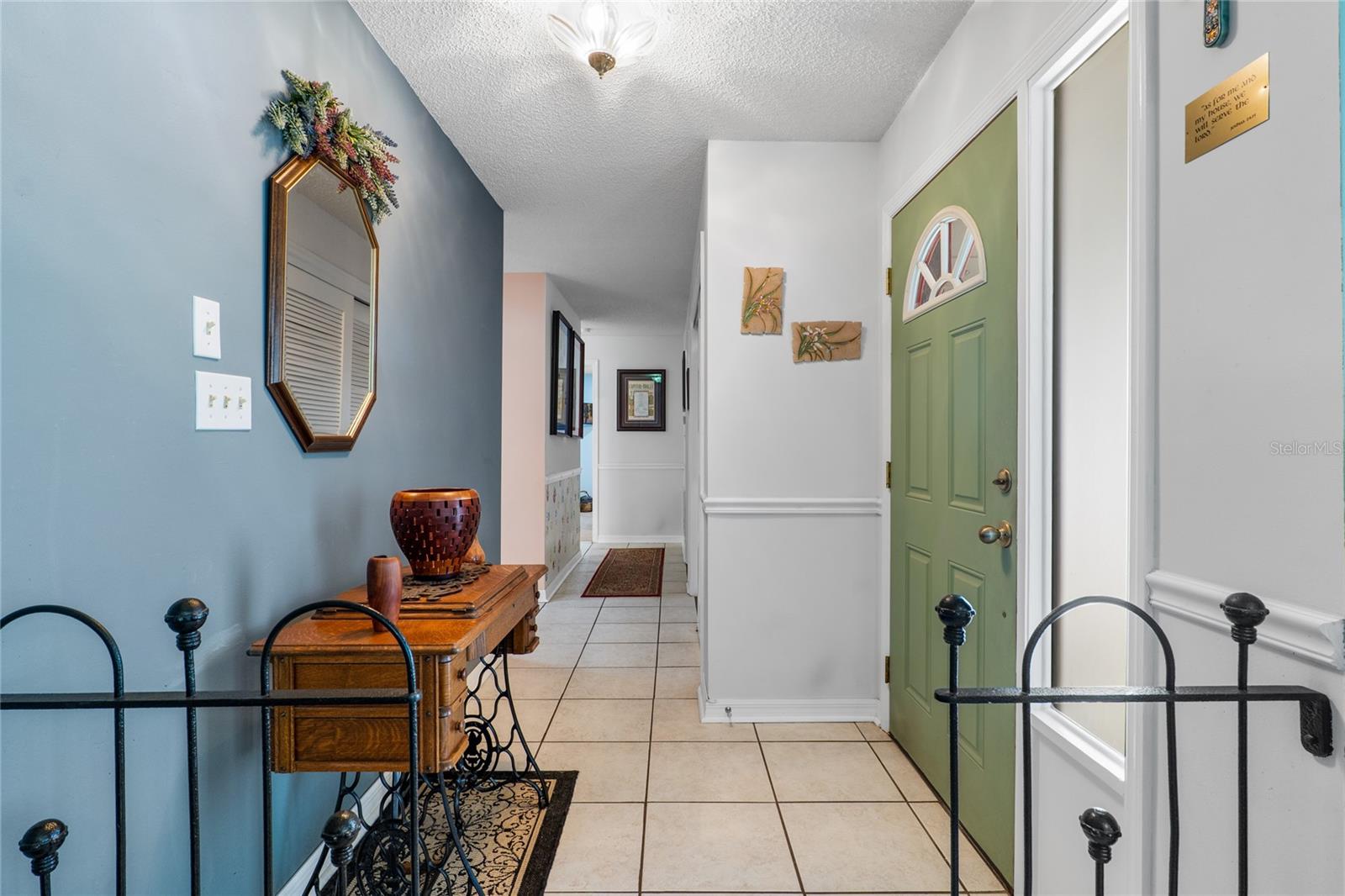 8134 HOOK CIRCLE