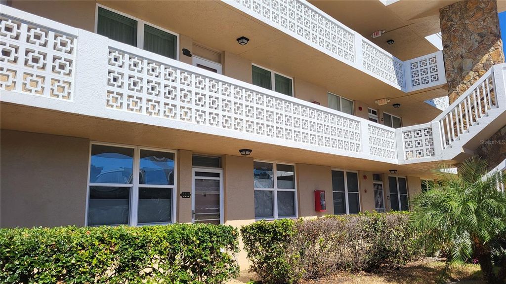 listing image 0
