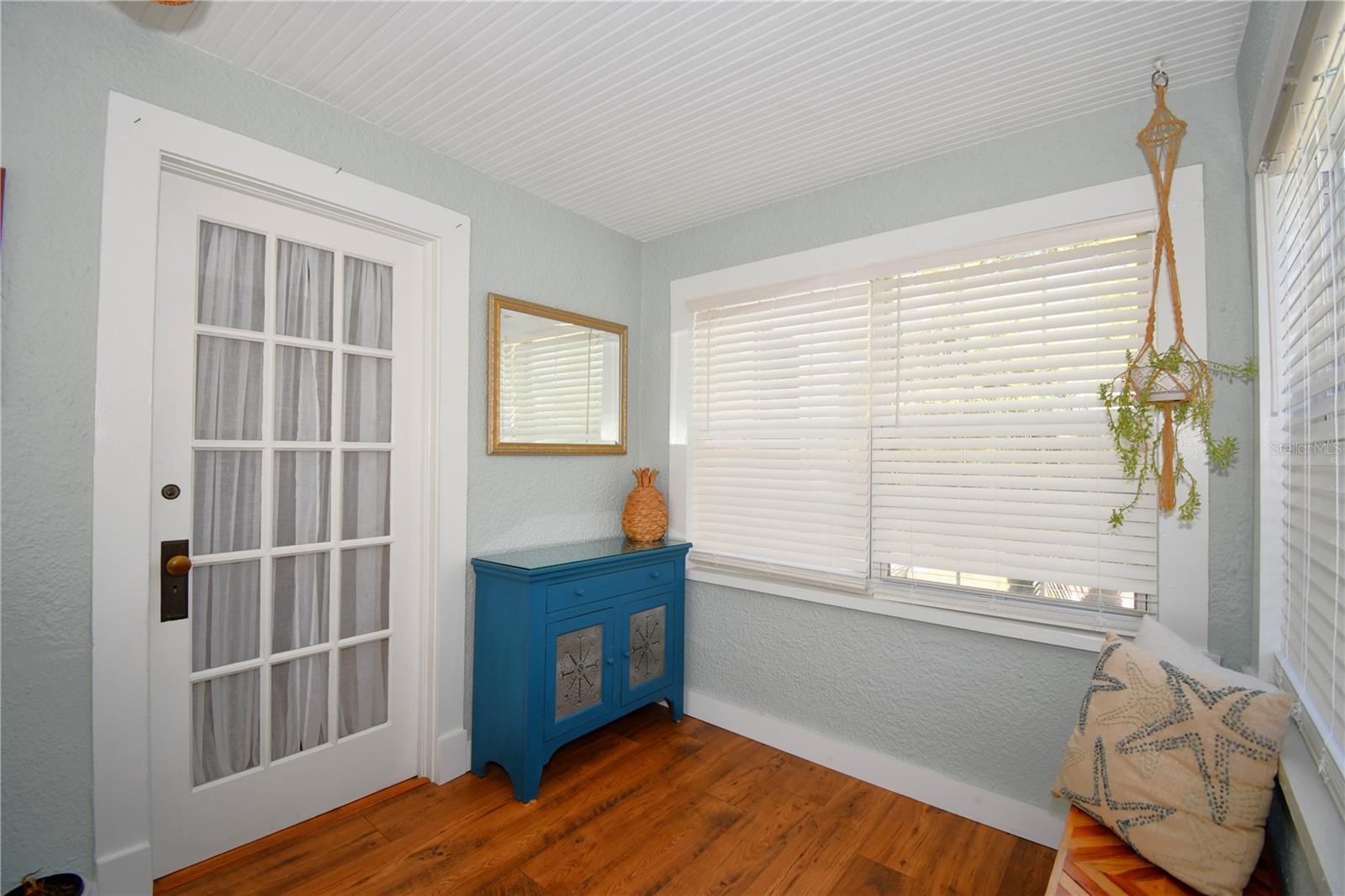 1245 N ALEXANDER STREET