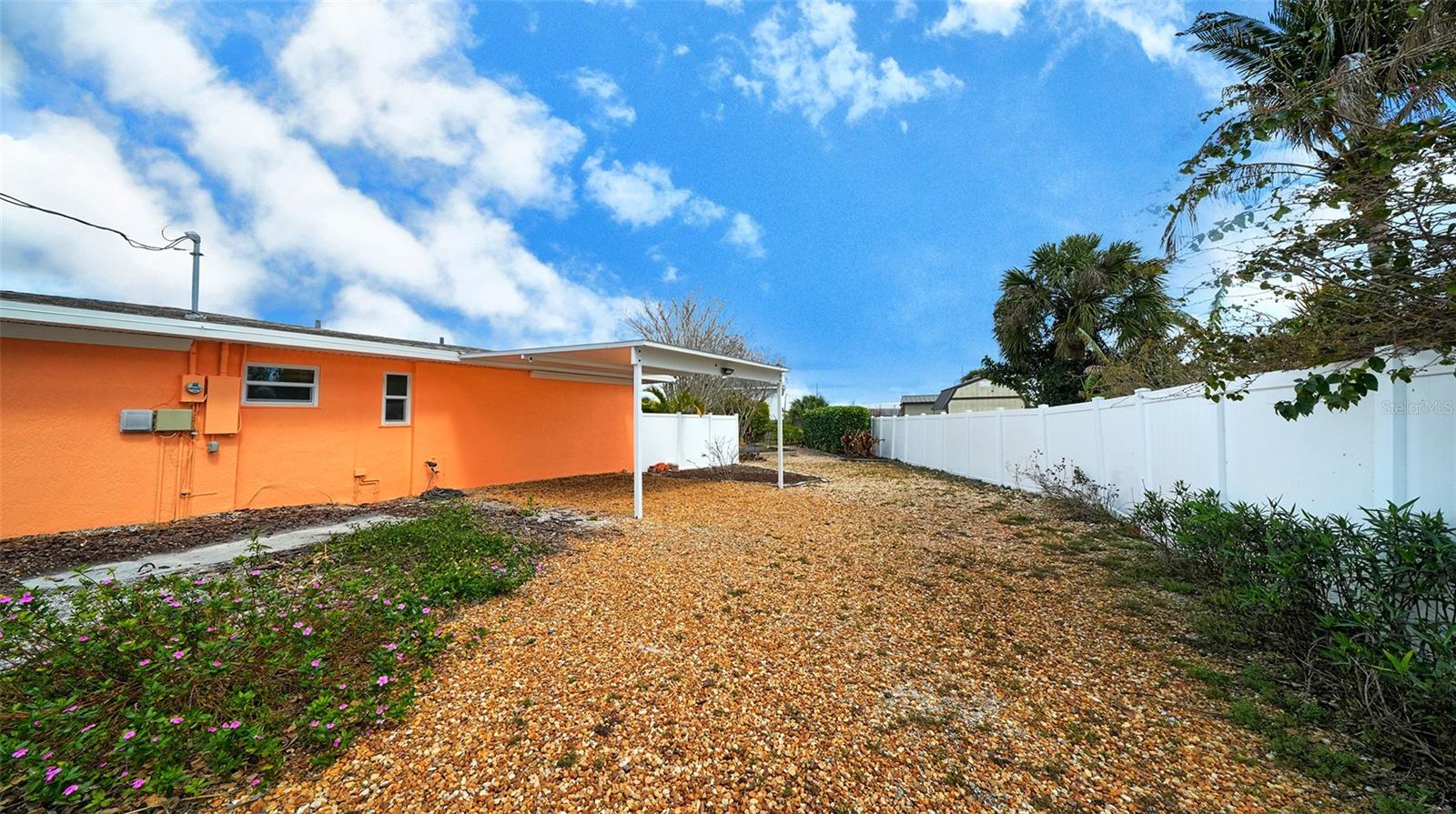 LAUREL VILLA - Residential