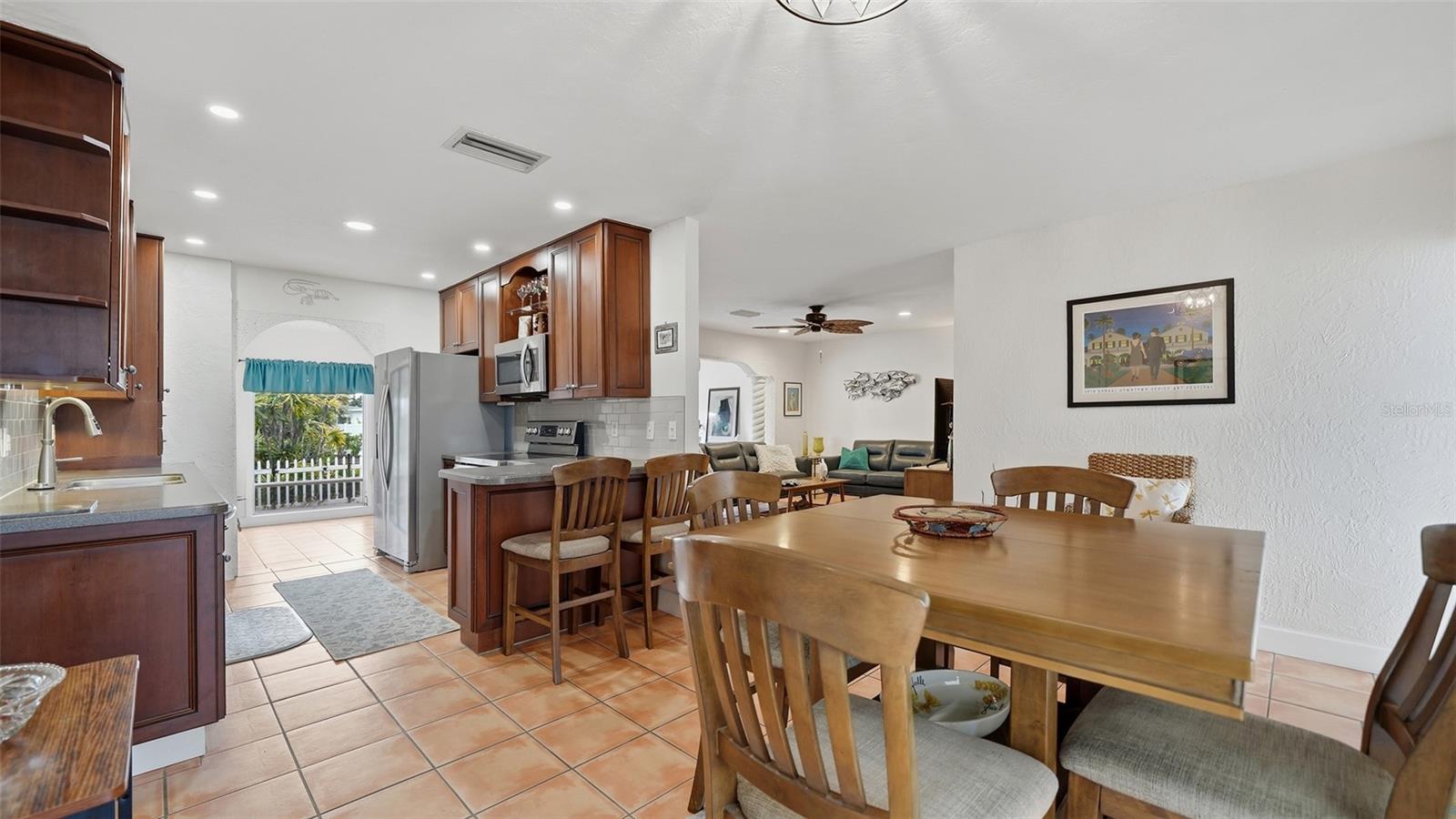 LAUREL VILLA - Residential