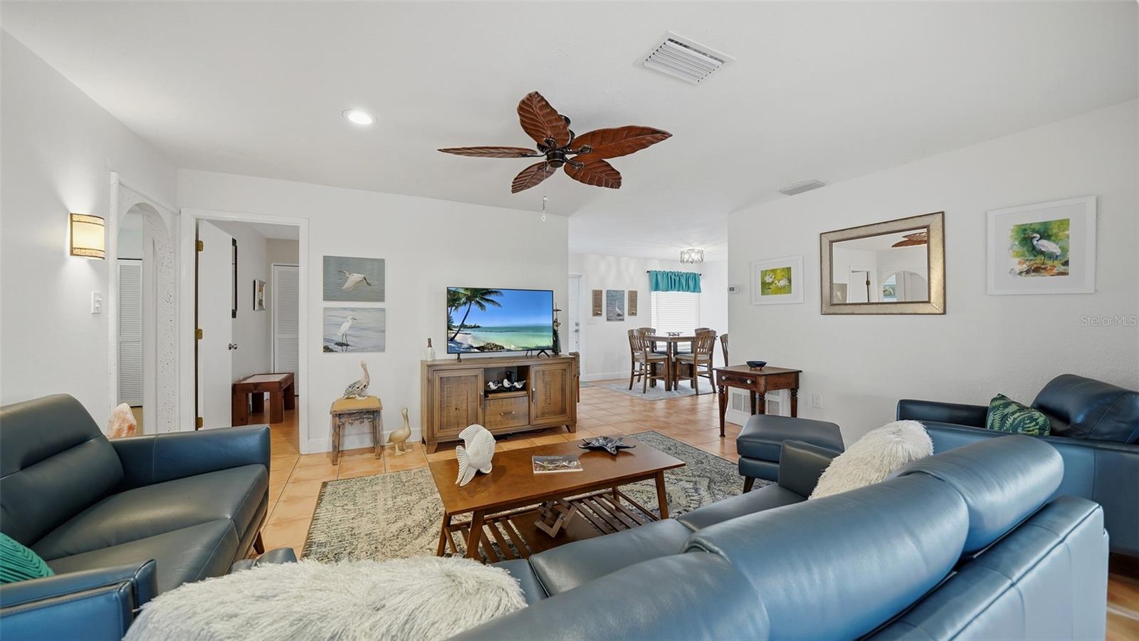 LAUREL VILLA - Residential