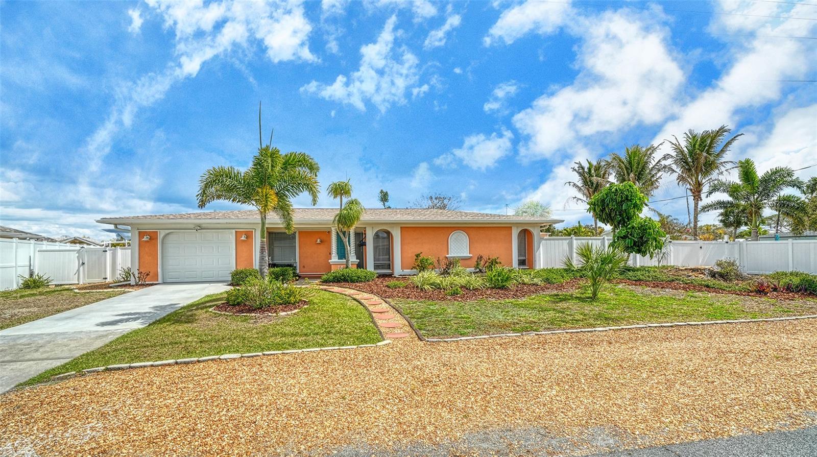 LAUREL VILLA - Residential