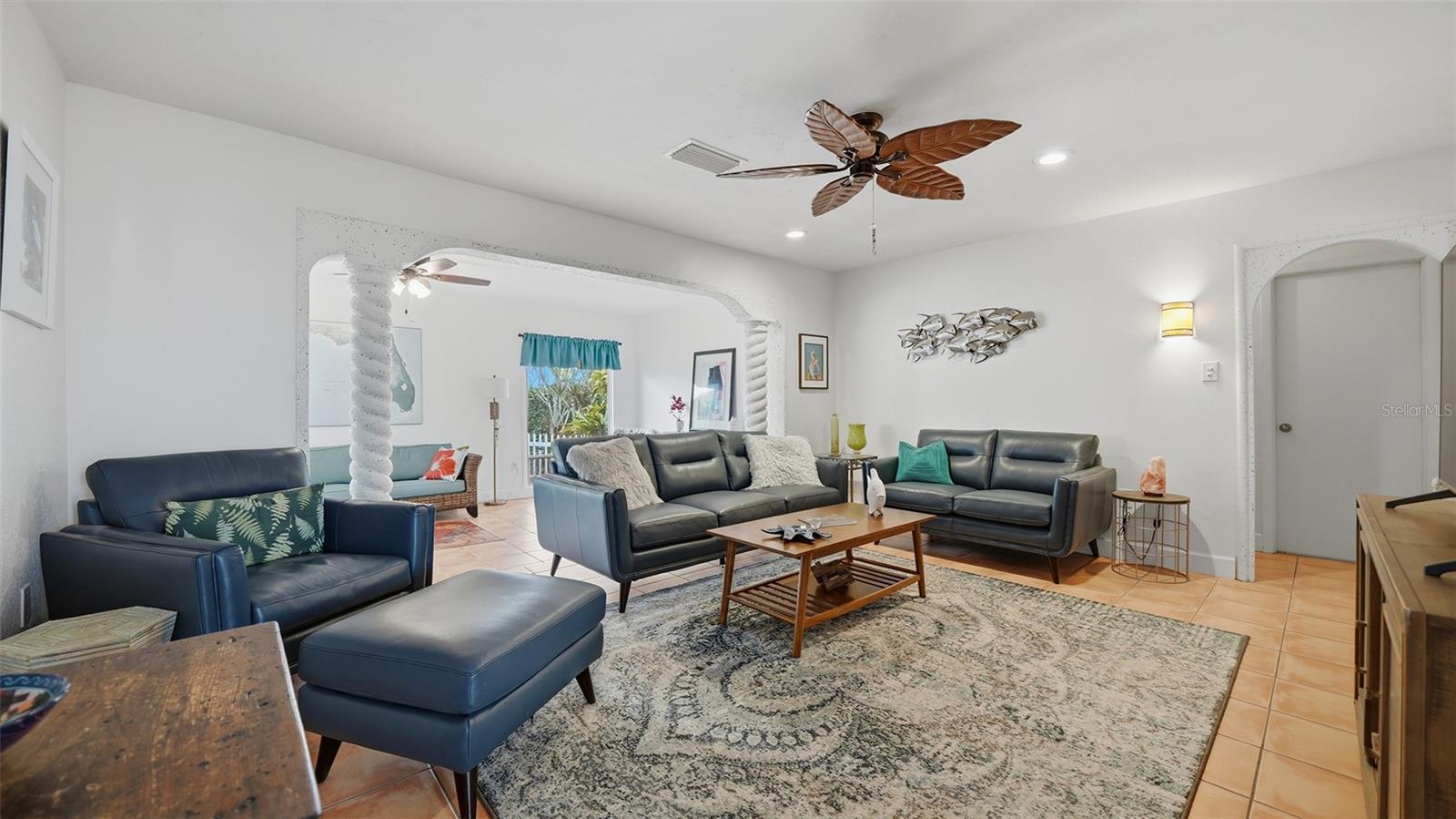 LAUREL VILLA - Residential