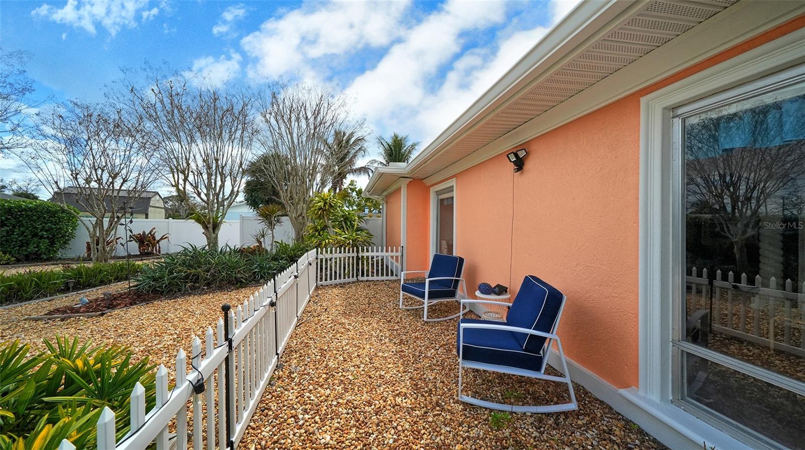 LAUREL VILLA - Residential