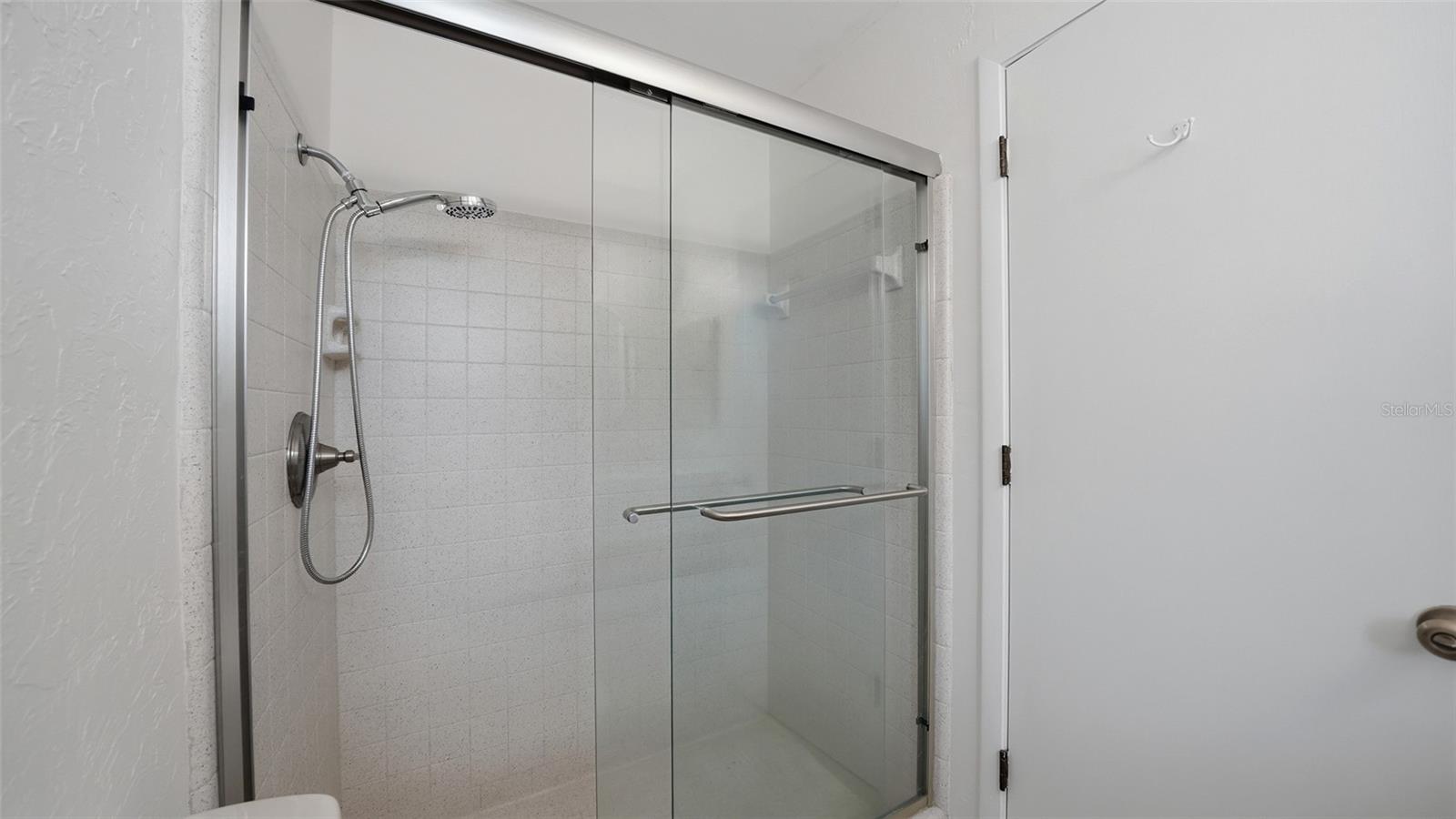 LAUREL VILLA - Residential