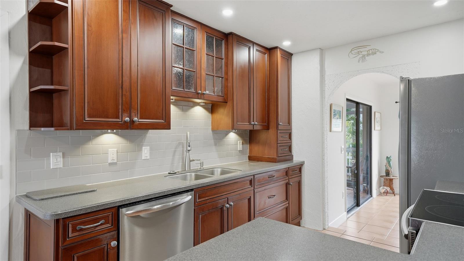 LAUREL VILLA - Residential