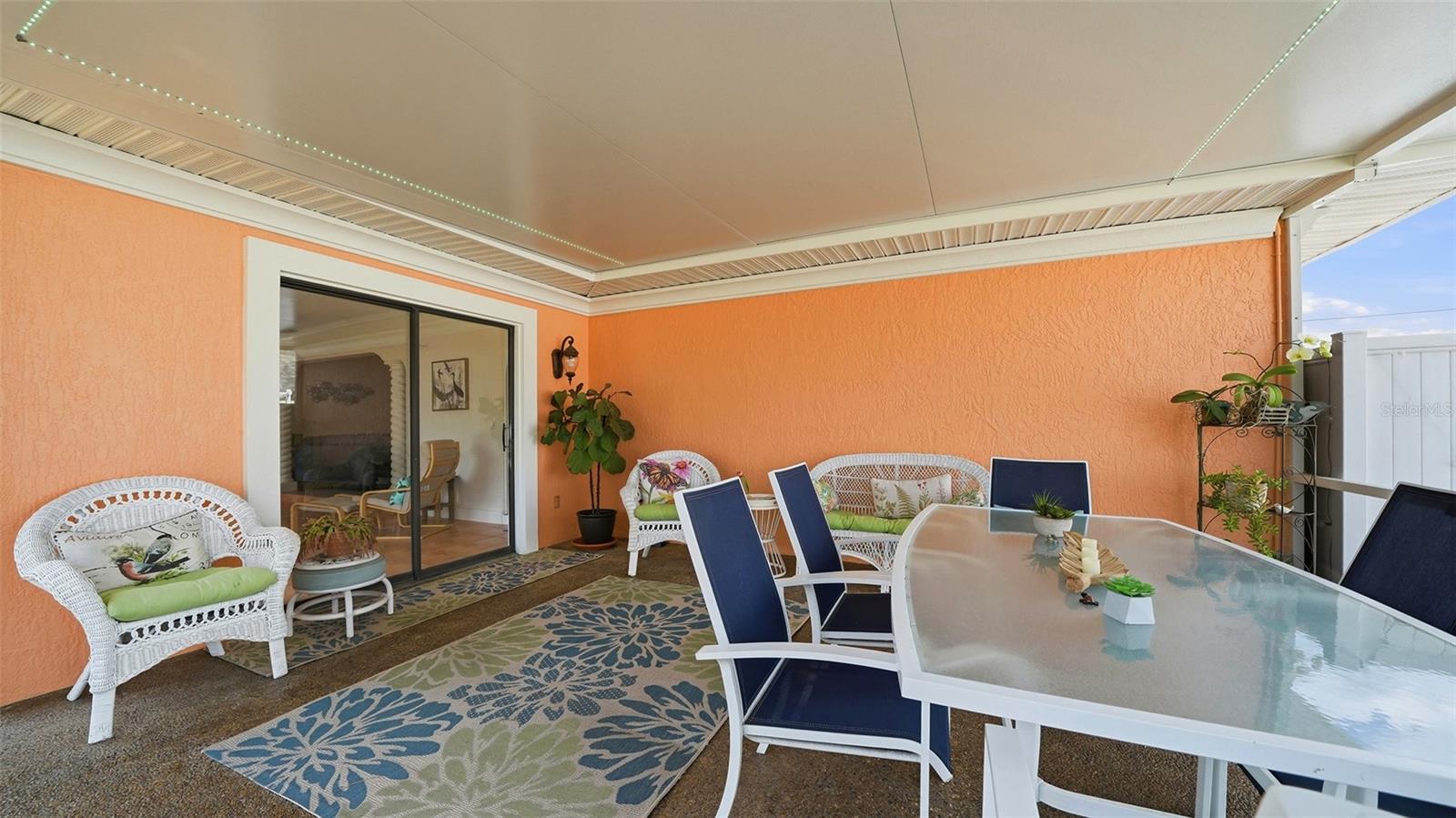 LAUREL VILLA - Residential