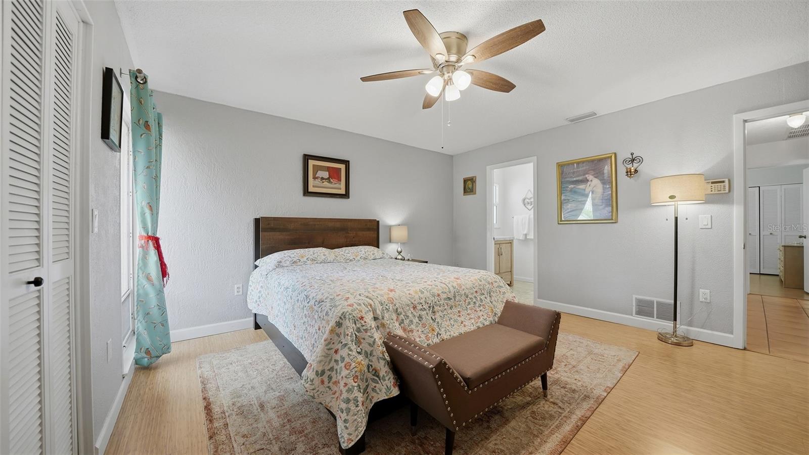 LAUREL VILLA - Residential