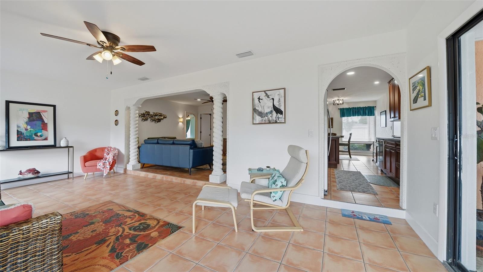 LAUREL VILLA - Residential