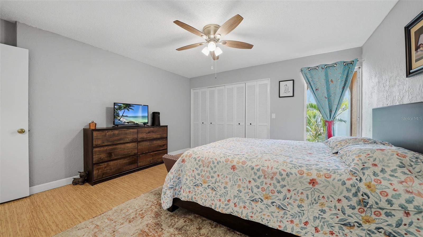 LAUREL VILLA - Residential