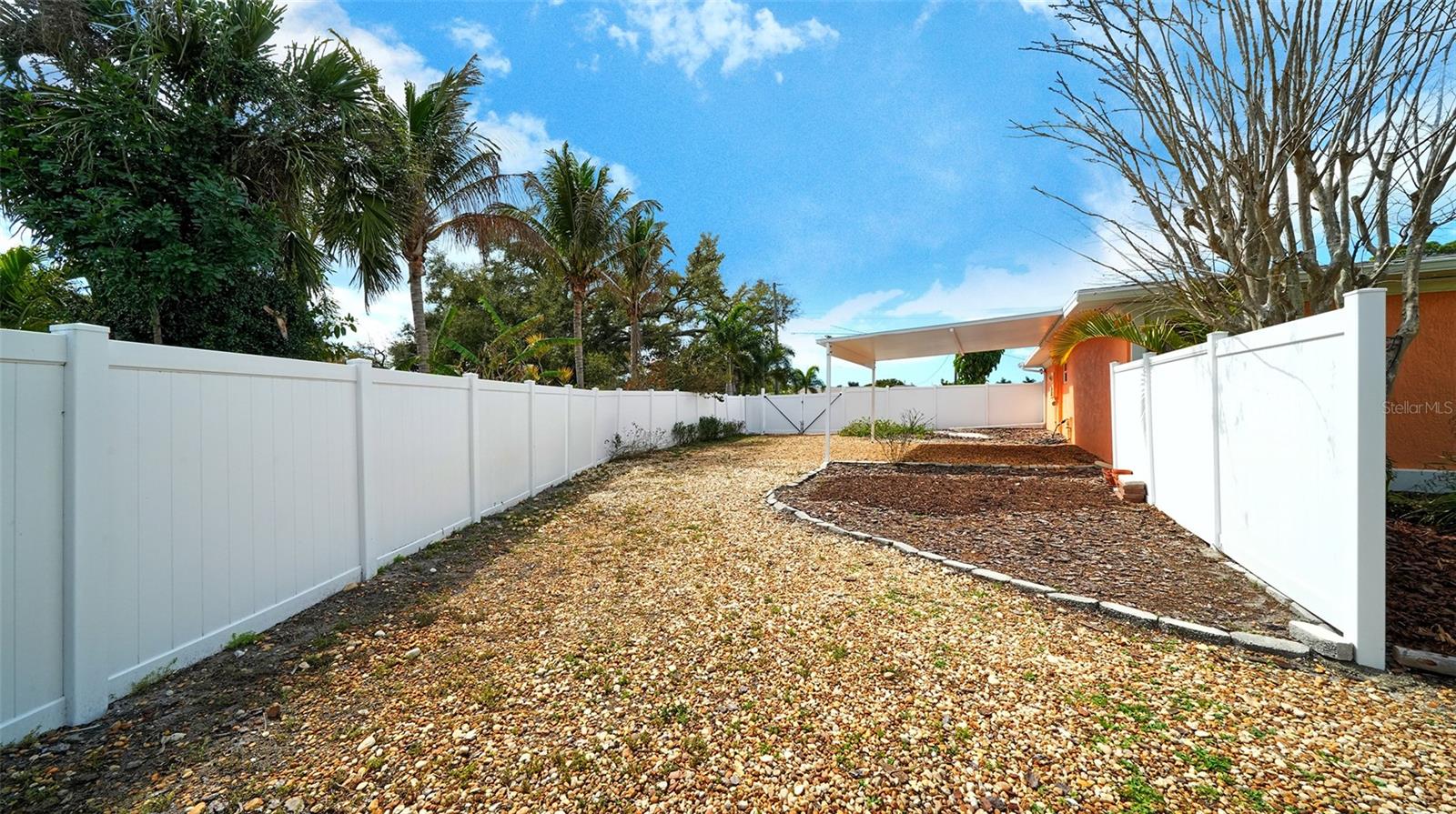 LAUREL VILLA - Residential