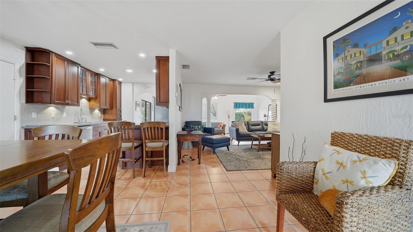 LAUREL VILLA - Residential